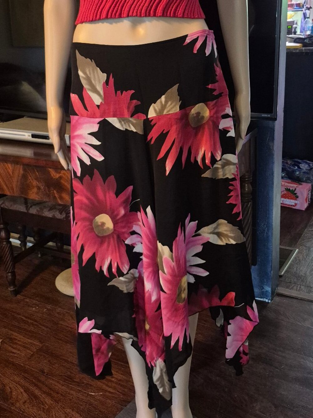 100% Silk Skirt. Nygard. Size 10. Floral